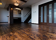 アンティーク調　栗(くり)  床暖房対応 無垢フローリング　施工写真