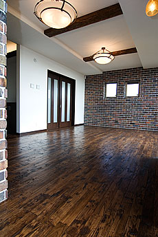 アンティーク調　栗(くり)  床暖房対応 無垢フローリング　施工写真