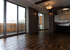 アンティーク調　栗(くり)  床暖房対応 無垢フローリング　施工写真