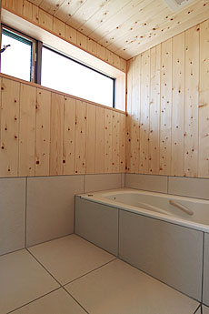 槙（まき） 無垢羽目板 施工写真