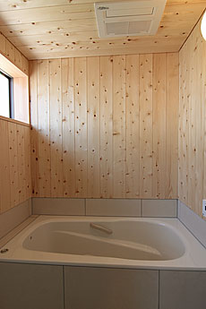 槙（まき）無垢羽目板　施工写真