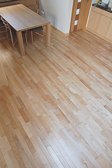 カエデ（メープル）床暖房対応 無垢フローリング　施工写真