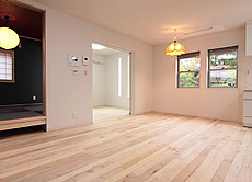 ヨーロピアン・メープル（シカモア）無垢フローリング　施工写真