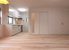 ヨーロピアン・メープル（シカモア）無垢フローリング　施工写真