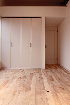 ヨーロピアン・メープル（シカモア）無垢フローリング　施工写真