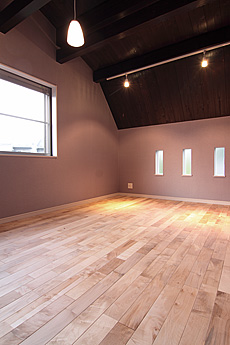 ヨーロピアン・メープル（シカモア）無垢フローリング　施工写真