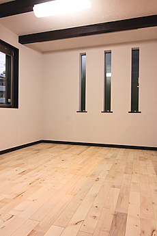 ヨーロピアン・メープル（シカモア）無垢フローリング　施工写真
