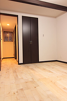 ヨーロピアン・メープル（シカモア）無垢フローリング　施工写真