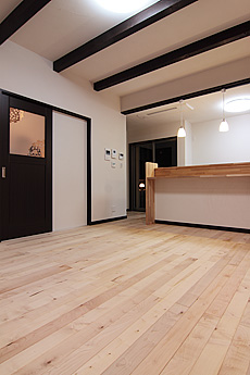 ヨーロピアン・メープル（シカモア）無垢フローリング　施工写真