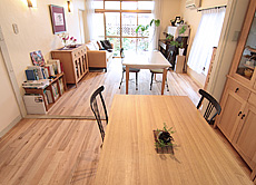 ヨーロピアン・メープル（シカモア）無垢フローリング　施工写真