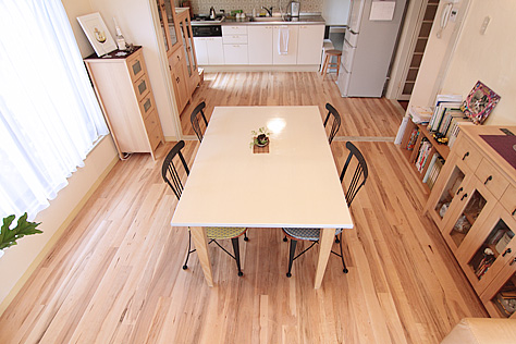 ヨーロピアン・メープル（シカモア）無垢フローリング　施工写真