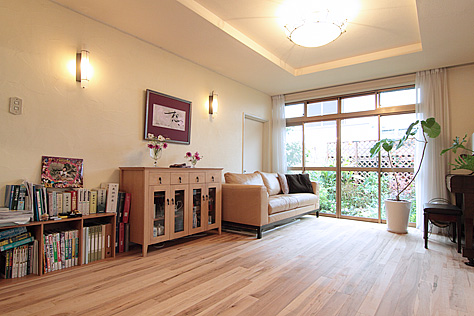 ヨーロピアン・メープル（シカモア）無垢フローリング　施工写真