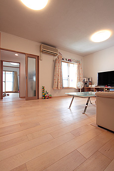 カエデ（メープル）無垢フローリング　施工写真