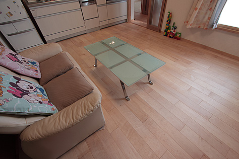 カエデ（メープル）無垢フローリング　施工写真