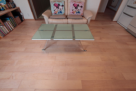 カエデ（メープル）無垢フローリング　施工写真