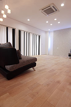 カエデ（メープル）無垢フローリング　施工写真