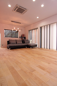 カエデ（メープル）無垢フローリング　施工写真