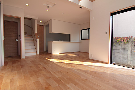 カエデ（メープル）無垢フローリング　施工写真