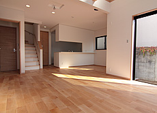 カエデ（メープル） 無垢フローリング 施工写真