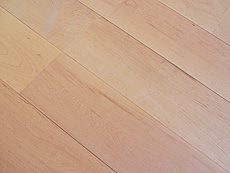 写真：板屋楓（かえで）無垢フローリング　無塗装・UNI・小節