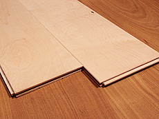 写真：楓（かえで）無垢フローリング　厚さ10mmタイプ