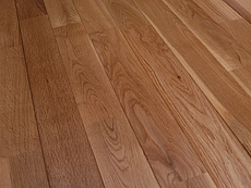 写真：ナラ（オーク）　床暖房対応無垢フローリング