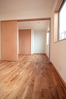 楢（なら／オーク） 無垢フローリング　施工写真