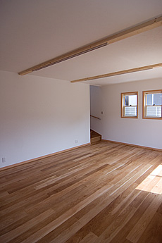 楢（なら／オーク） 無垢フローリング　施工写真