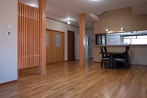 楢（なら／オーク） 床暖房対応　無垢フローリング　施工写真