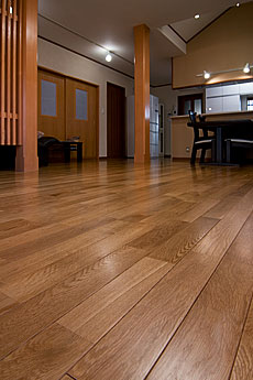 楢（なら／オーク） 床暖房対応　無垢フローリング　施工写真