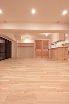 国産（産地：北東北）　楢（なら/オーク） 無垢フローリング　施工写真