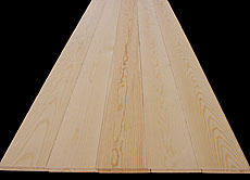 写真：パイン　無垢フローリング（節なしグレード）