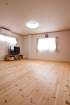 パイン　無垢フローリング　施工写真