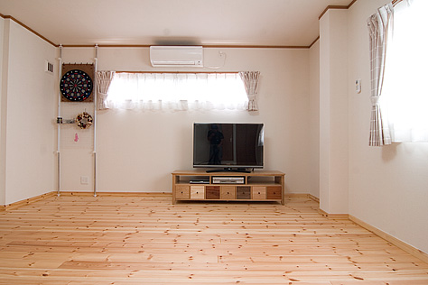 パイン　無垢フローリング　施工写真