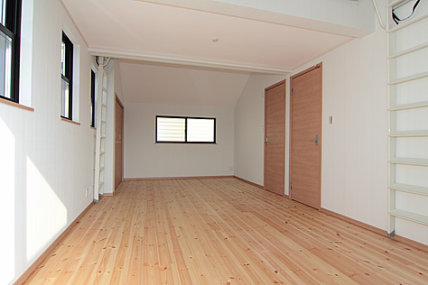 パイン　無垢フローリング　施工写真