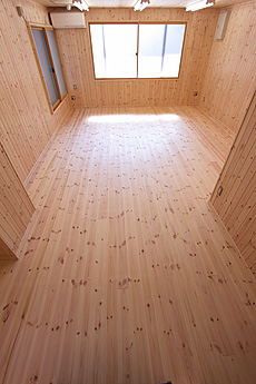 パイン　無垢フローリング & 無垢羽目板　施工写真