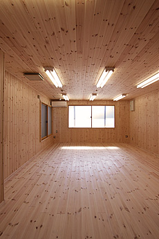 パイン　無垢フローリング & 無垢羽目板　施工写真