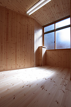 パイン　無垢フローリング & 無垢羽目板　施工写真