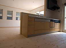 パイン　床暖房対応　無垢フローリング　施工写真