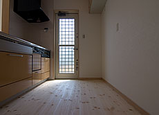 パイン　床暖房対応　無垢フローリング　施工写真