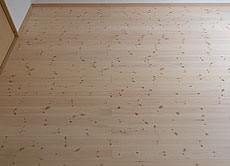 パイン　床暖房対応　無垢フローリング　施工写真