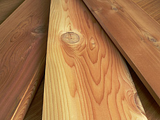 写真：米杉（レッドシダー）よろい張り　表面プレナー仕上げ