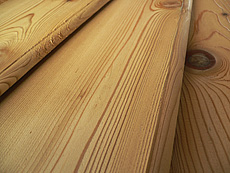 写真：米杉（レッドシダー）よろい張り　表面ブラシ仕上げ