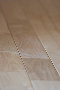 写真：国産　椎（しい） フローリング