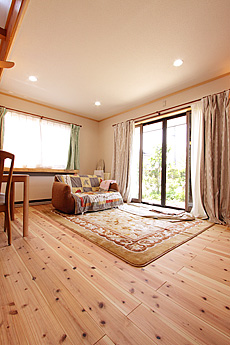 杉（すぎ）無垢フローリング　施工写真