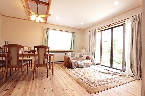 杉（すぎ）無垢フローリング　施工写真