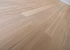 タモ（アッシュ）無垢フローリング　施工写真