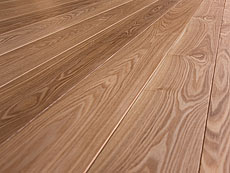 写真：タモ（アッシュ） 無垢フローリング（幅広タイプ） 蜜ロウワックス塗装後