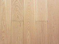 写真：タモ（アッシュ） 無垢フローリング（幅広タイプ）