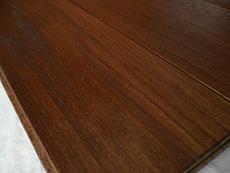 写真：ミャンマー・チーク　無垢フローリング　OIL塗装品